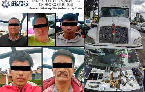Desarticulan en Atlacomulco, banda delictiva dedicada al robo de transporte